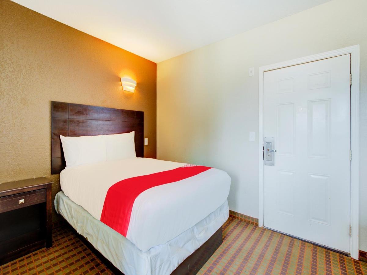 Hotel Dilley Grand Ngoại thất bức ảnh