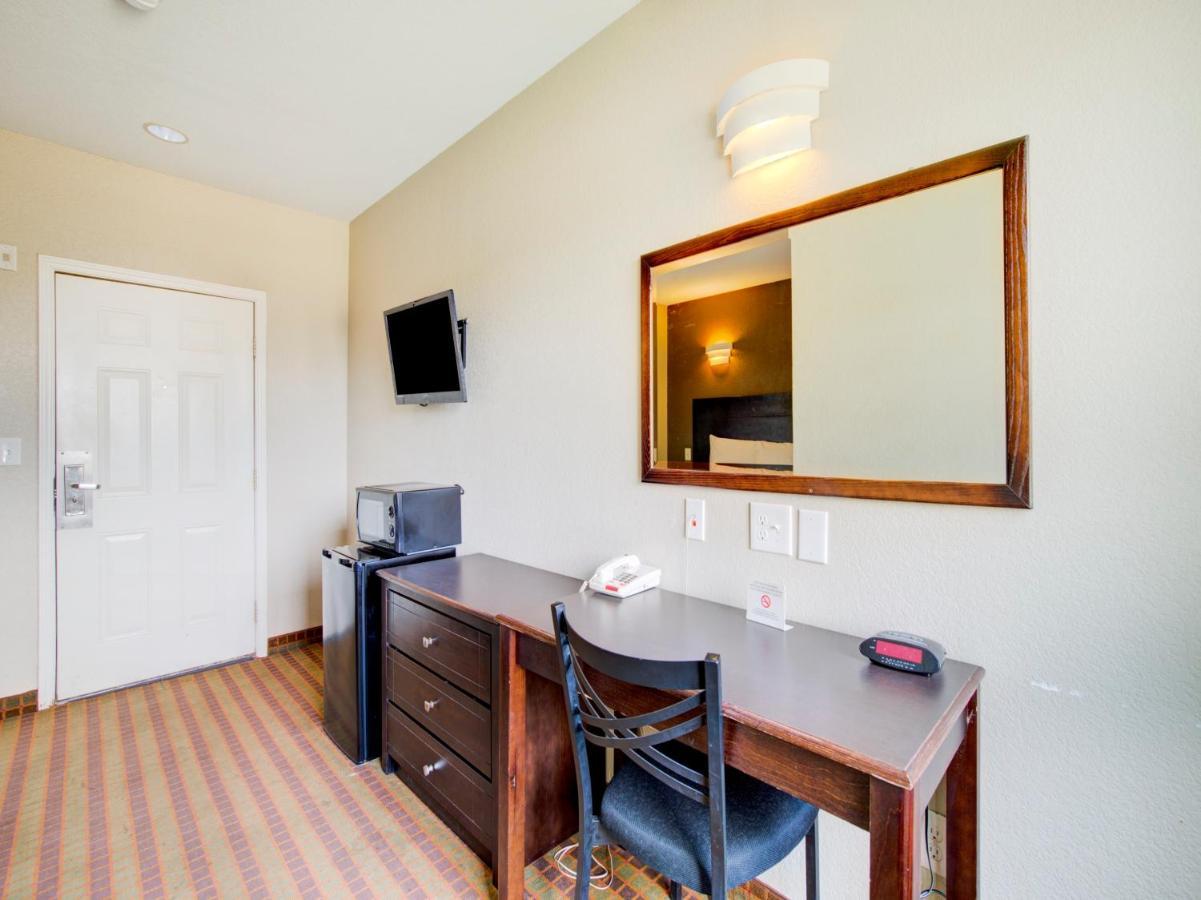 Hotel Dilley Grand Ngoại thất bức ảnh
