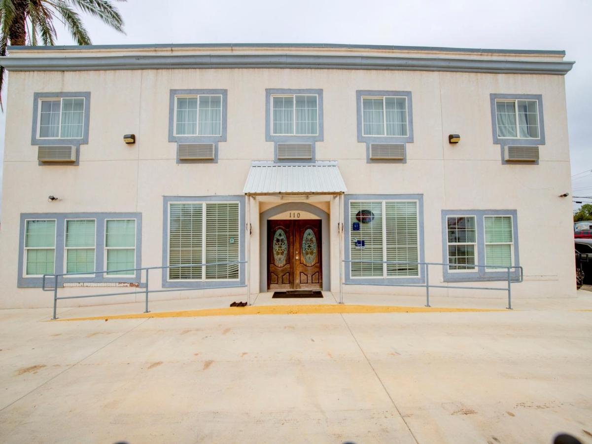 Hotel Dilley Grand Ngoại thất bức ảnh
