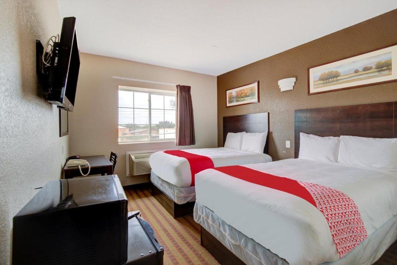 Hotel Dilley Grand Ngoại thất bức ảnh