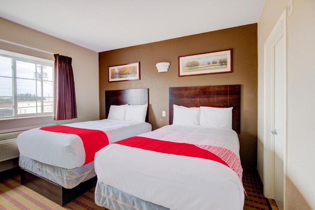 Hotel Dilley Grand Ngoại thất bức ảnh
