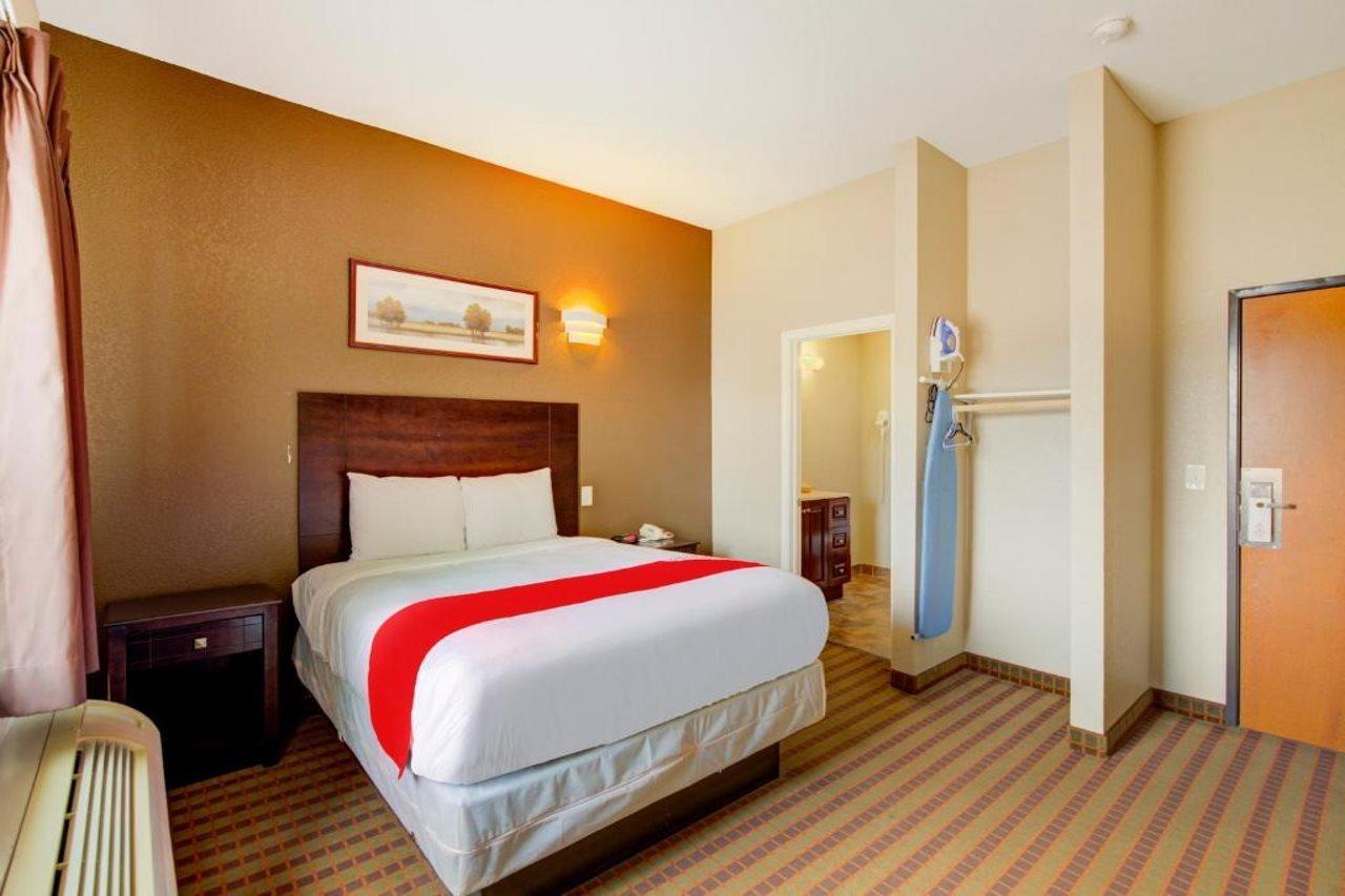 Hotel Dilley Grand Ngoại thất bức ảnh