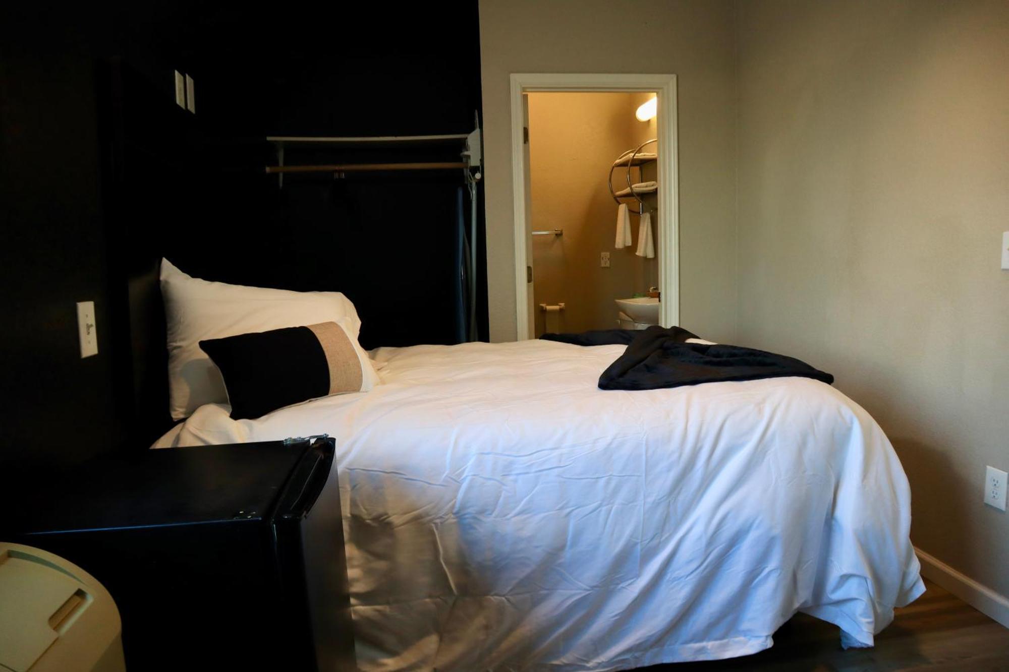 Hotel Dilley Grand Phòng bức ảnh