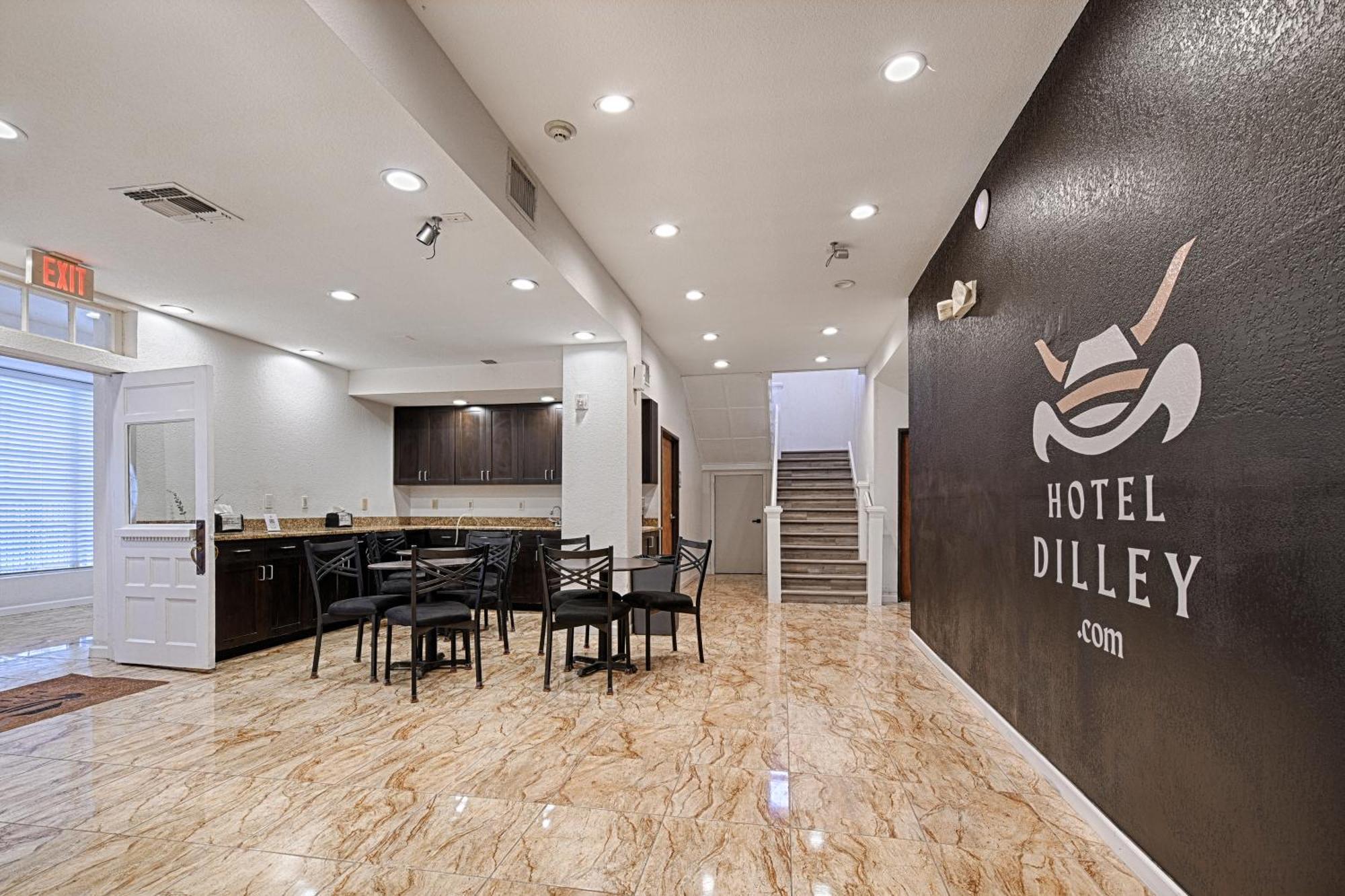 Hotel Dilley Grand Ngoại thất bức ảnh