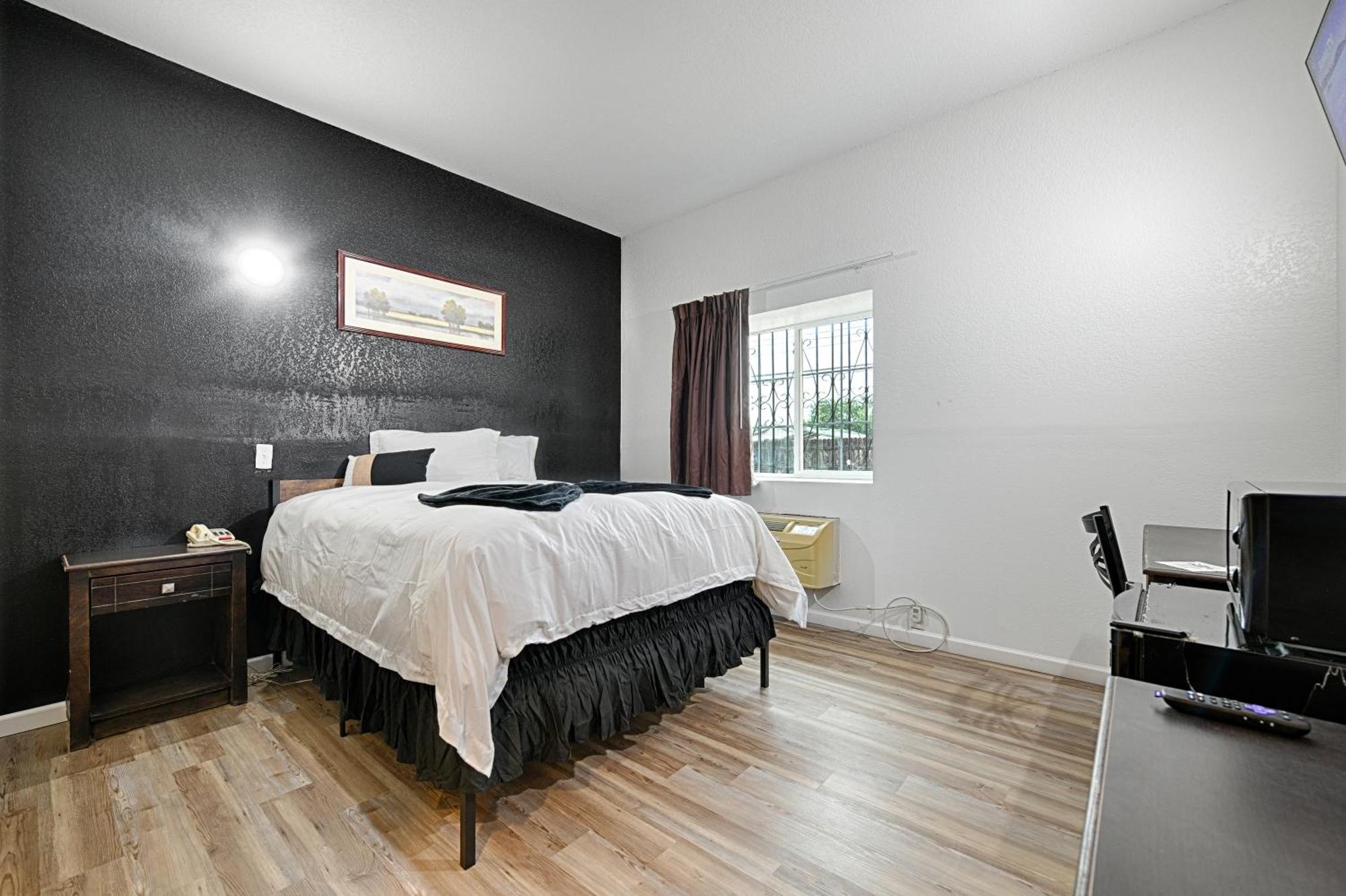 Hotel Dilley Grand Ngoại thất bức ảnh