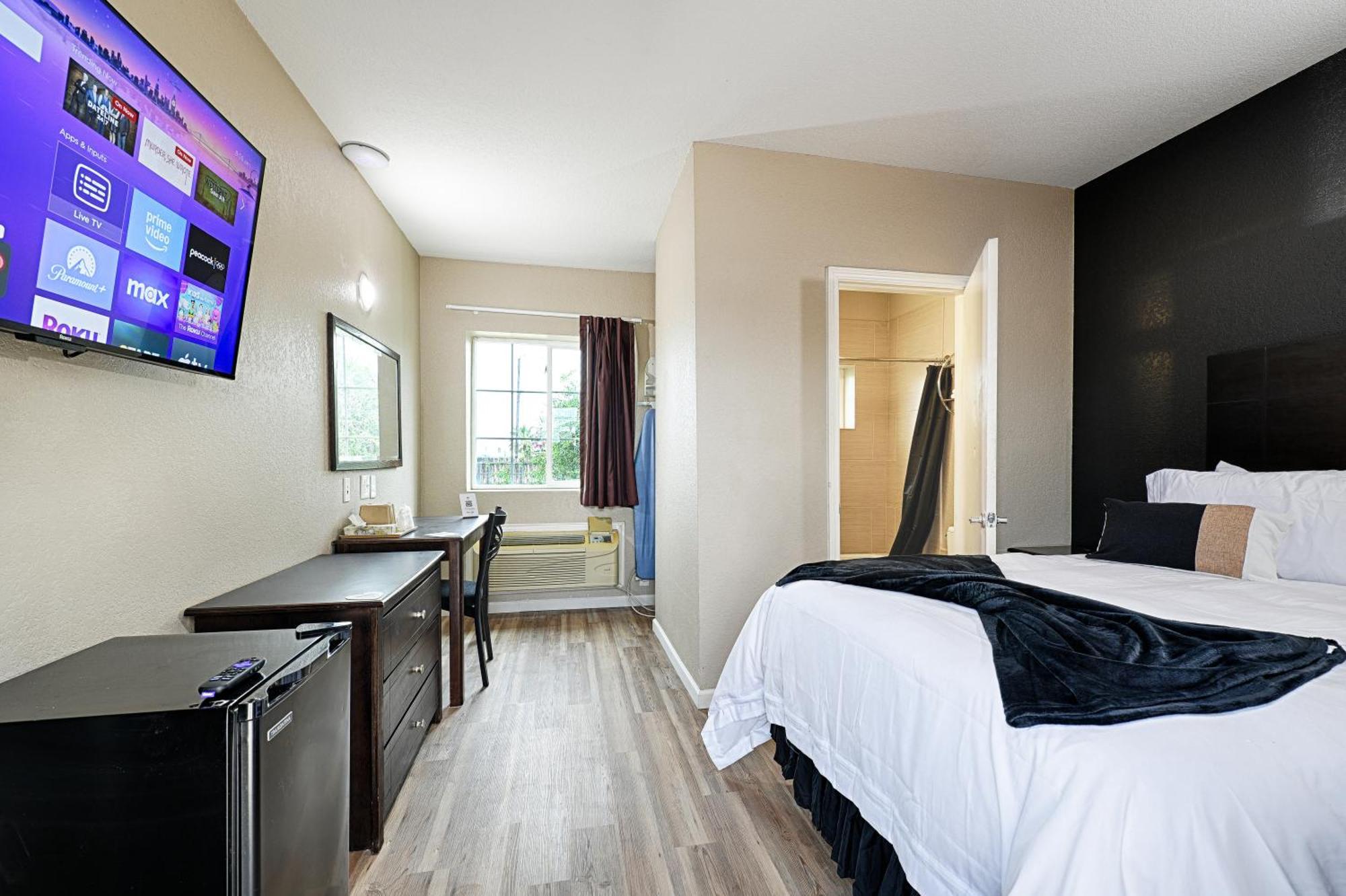 Hotel Dilley Grand Ngoại thất bức ảnh