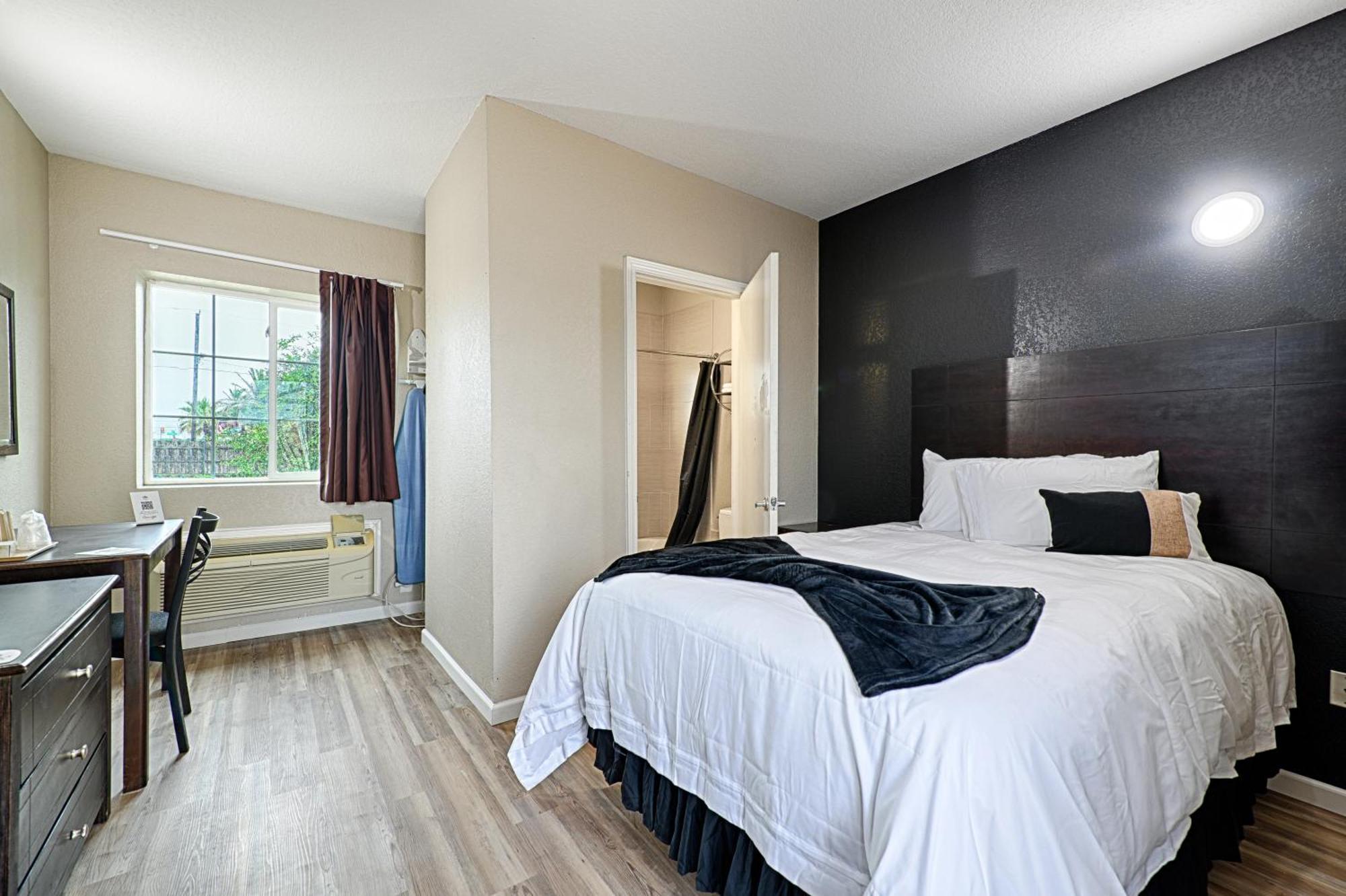 Hotel Dilley Grand Ngoại thất bức ảnh